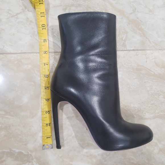 Gucci Leather Ankle Boots - Picture 7 of 16